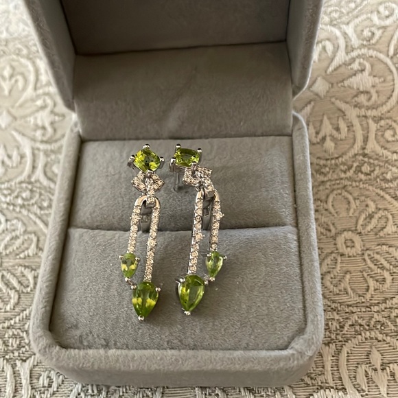 Jewelry - Lovely 925 Silver Pair Pear Peridot CZ Earrings